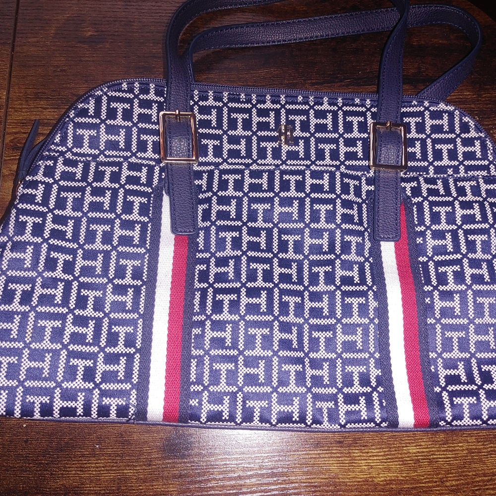 Tommy Hilfiger Monogram Purse